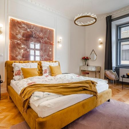 Emperor Castle View Suite Prague Exterior photo