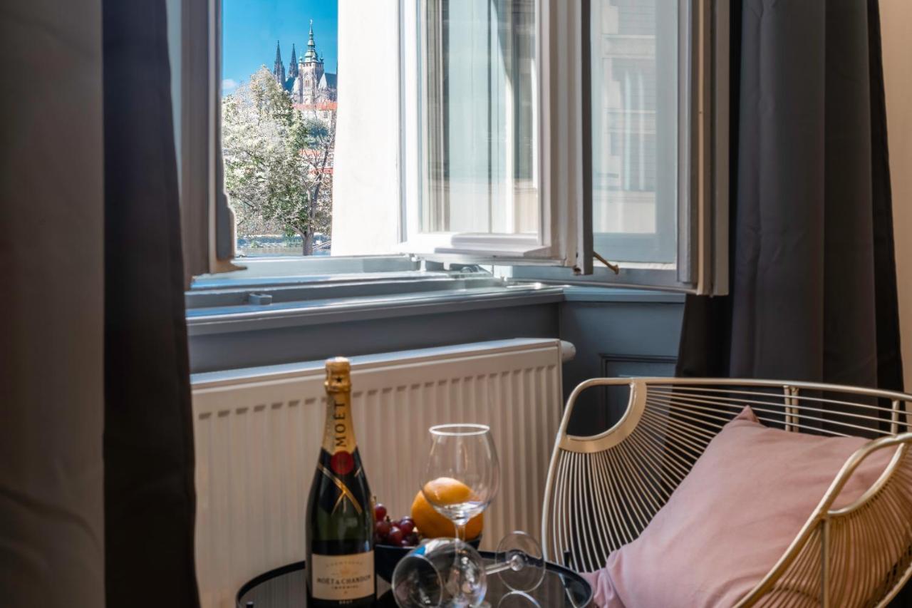 Emperor Castle View Suite Prague Exterior photo